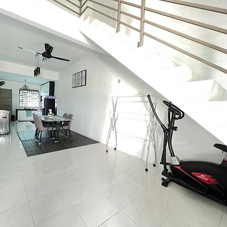 Chempaka Homestay 斯里伊斯兰德 外观 照片